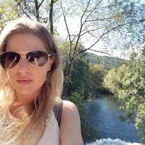 Meet your Posher, Ana